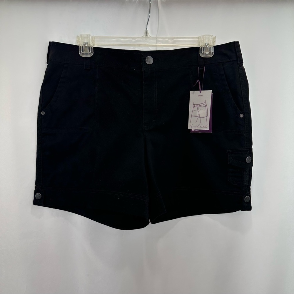 NWT Gloria Vanderbilt Black Short Shorts Women’s 16 Pockets Comfort